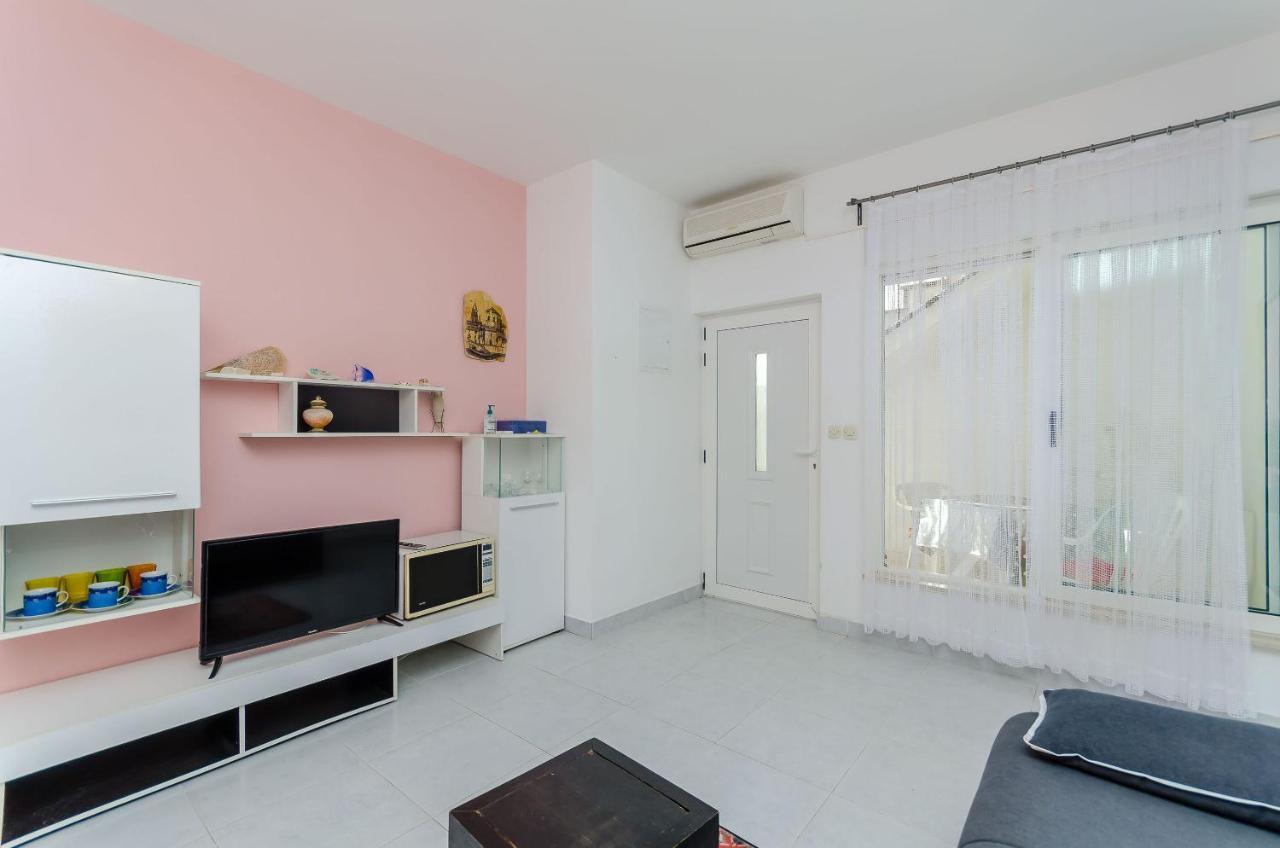 Apartments Zdenka Donji Okrug  Bagian luar foto