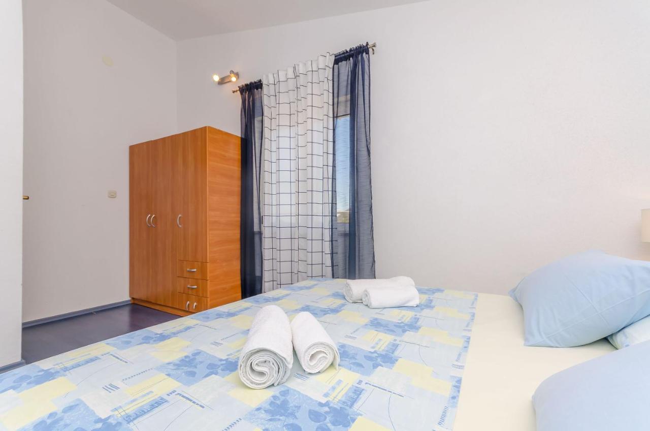 Apartments Zdenka Donji Okrug  Bagian luar foto